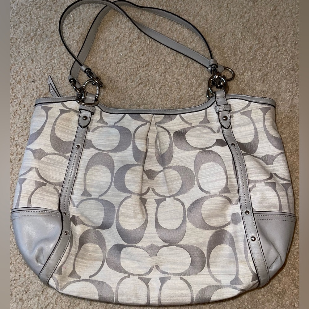 COACH VINTAGE ALEXANDRA CANVAS /LEATHER SHOULDER BAG.          B-157 - Picture 3 of 14
